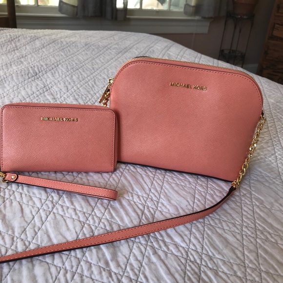 Michael Kors Handbags - MICHAEL KORS pink chain crossbody bag wallet set